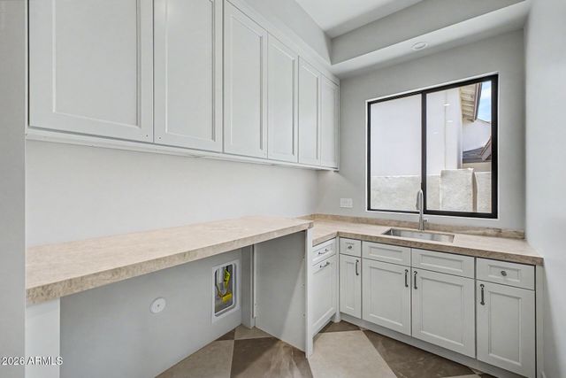3210 E OREGON Avenue, Phoenix, AZ 85018