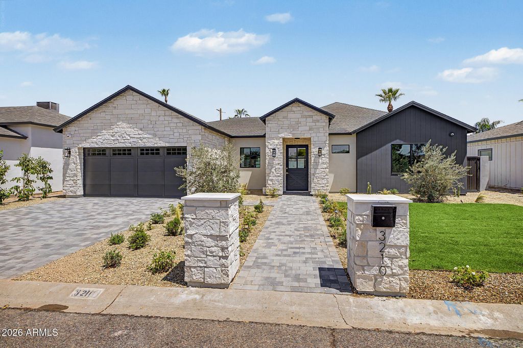 3210 E OREGON Avenue, Phoenix, AZ 85018 — photo 2