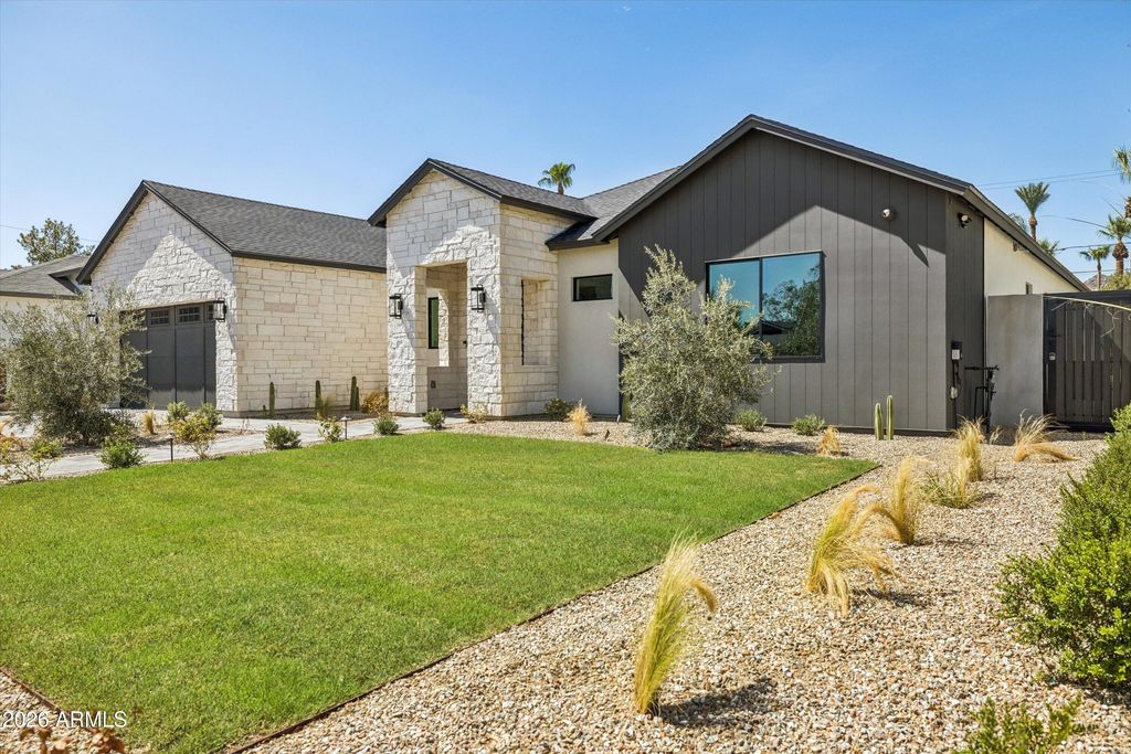 3210 E OREGON Avenue, Phoenix, AZ 85018 — photo 4