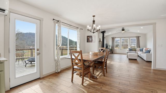 1081 Donahue Rd, Pulaski, TN 38478