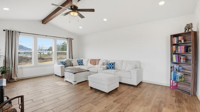 1081 Donahue Rd, Pulaski, TN 38478