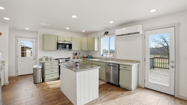 1081 Donahue Rd, Pulaski, TN 38478