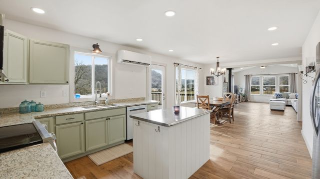 1081 Donahue Rd, Pulaski, TN 38478