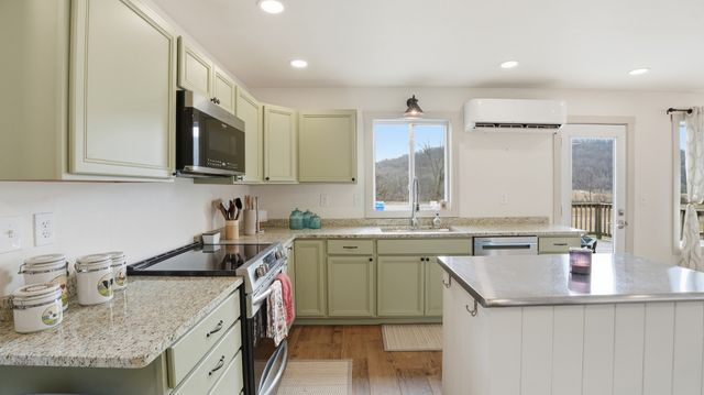 1081 Donahue Rd, Pulaski, TN 38478