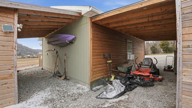 1081 Donahue Rd, Pulaski, TN 38478