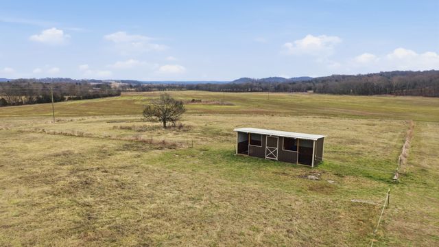 1081 Donahue Rd, Pulaski, TN 38478