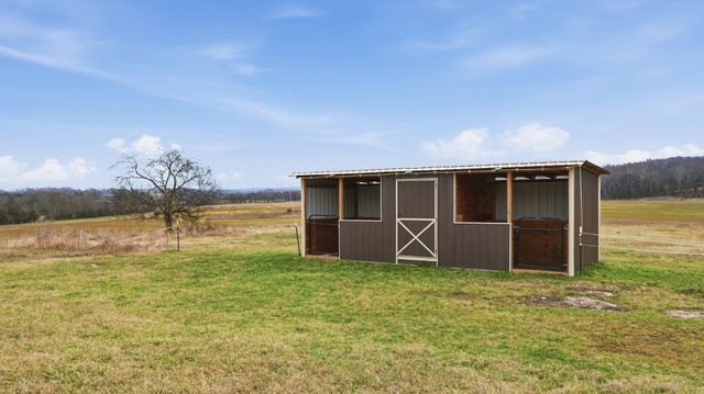 1081 Donahue Rd, Pulaski, TN 38478