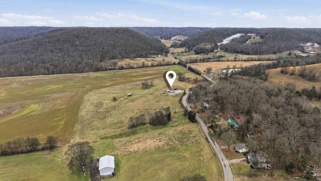 1081 Donahue Rd, Pulaski, TN 38478