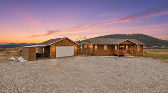 1081 Donahue Rd, Pulaski, TN 38478