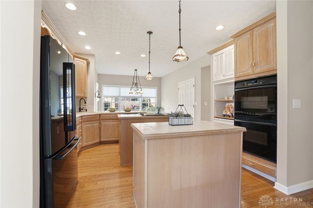 9963 Creek Landing Way, Washington Twp, OH 45458