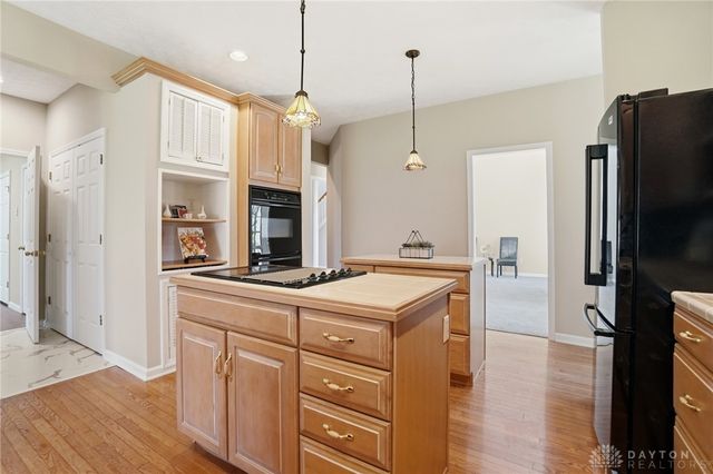 9963 Creek Landing Way, Washington Twp, OH 45458