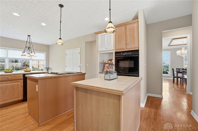 9963 Creek Landing Way, Washington Twp, OH 45458