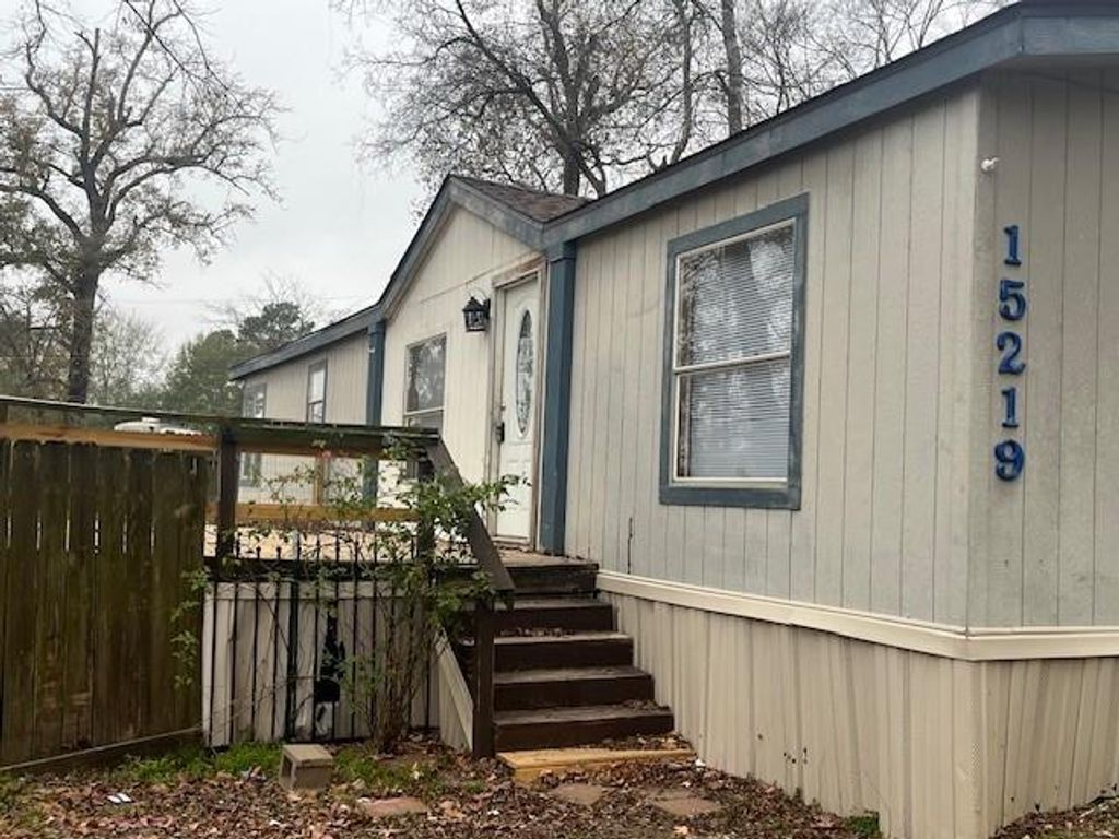 15219 Paradise Cove Drive, Willis, TX 77318