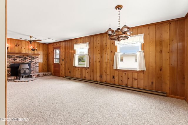 2400 Stanley Drive, Toms River, NJ 08753