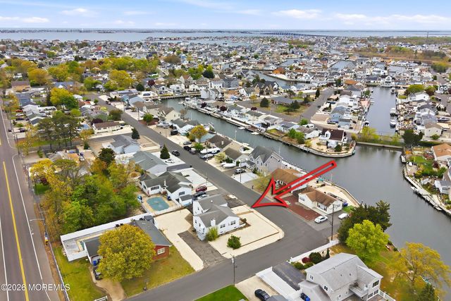 2400 Stanley Drive, Toms River, NJ 08753
