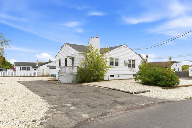 2400 Stanley Drive, Toms River, NJ 08753