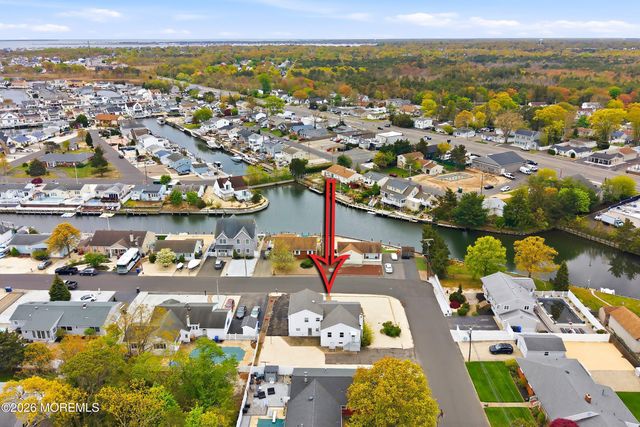 2400 Stanley Drive, Toms River, NJ 08753