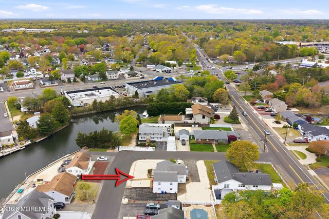 2400 Stanley Drive, Toms River, NJ 08753