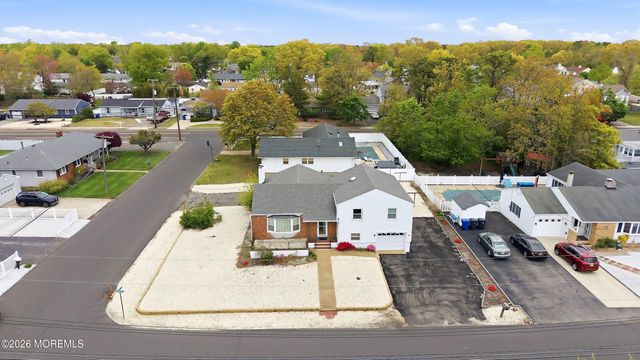 2400 Stanley Drive, Toms River, NJ 08753