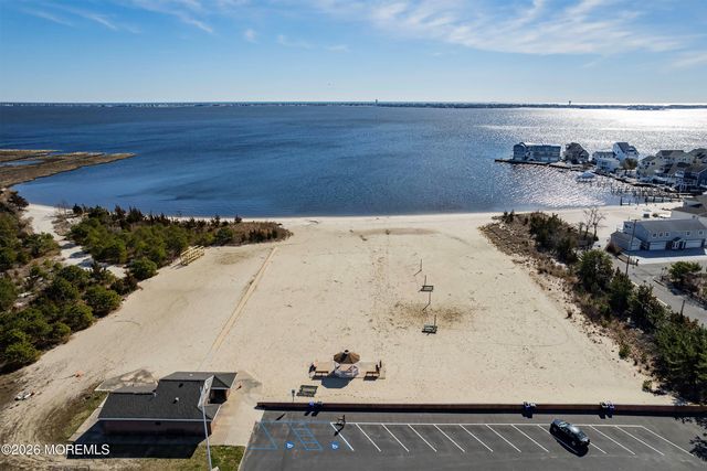 2400 Stanley Drive, Toms River, NJ 08753
