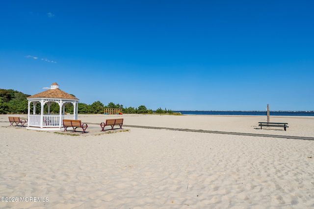 2400 Stanley Drive, Toms River, NJ 08753