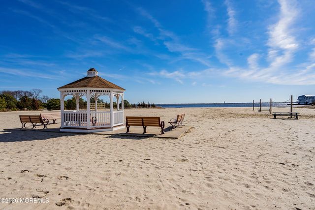 2400 Stanley Drive, Toms River, NJ 08753