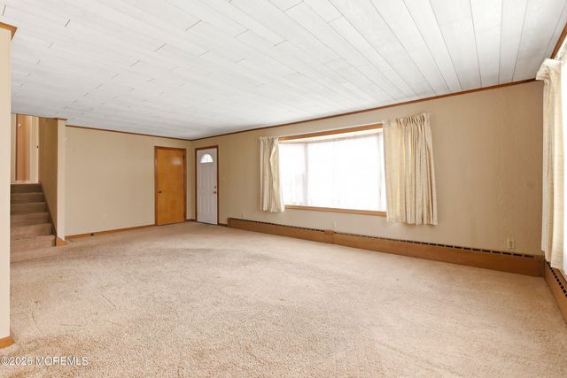 2400 Stanley Drive, Toms River, NJ 08753