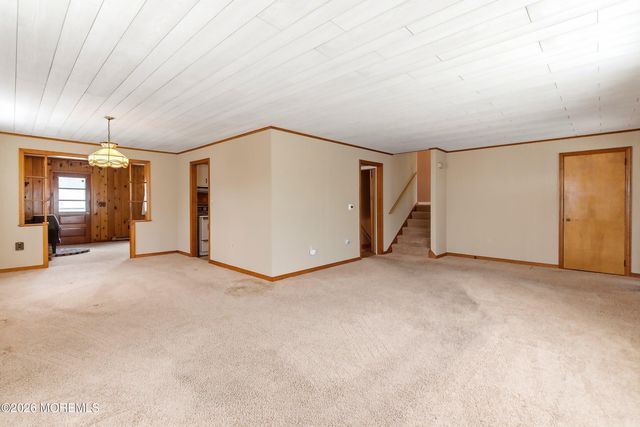 2400 Stanley Drive, Toms River, NJ 08753