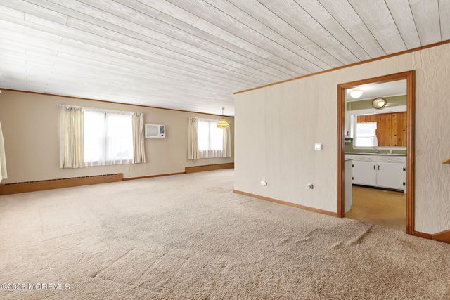 2400 Stanley Drive, Toms River, NJ 08753