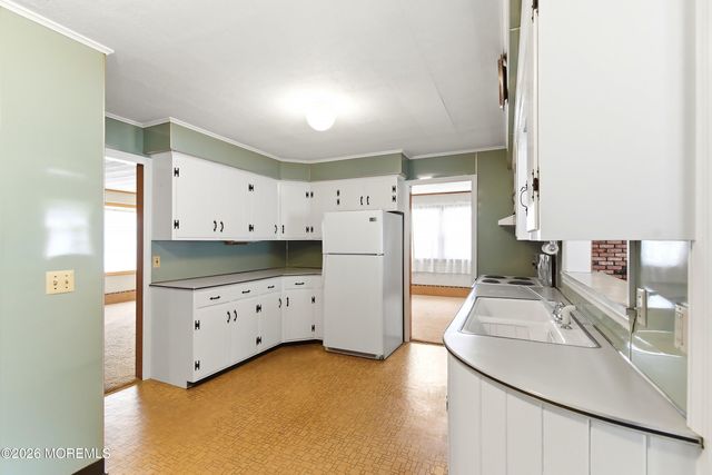 2400 Stanley Drive, Toms River, NJ 08753