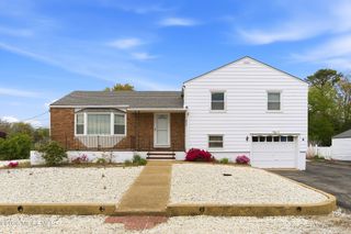 2400 Stanley Drive, Toms River, NJ 08753