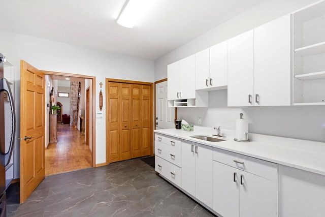 1005 Stonebriar Drive, Verona, WI 53593
