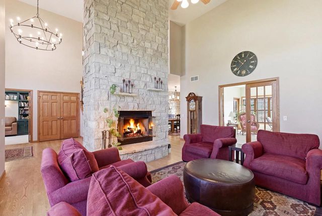 1005 Stonebriar Drive, Verona, WI 53593