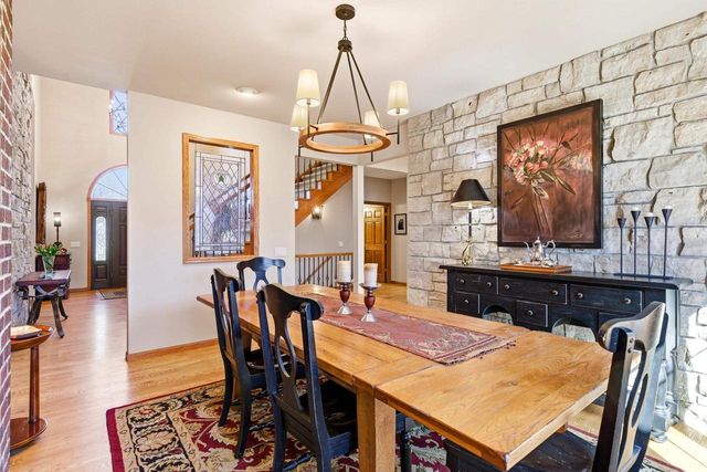 1005 Stonebriar Drive, Verona, WI 53593