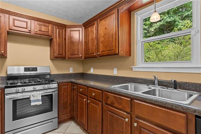 163 Nicki Court, Hampton, GA 30228