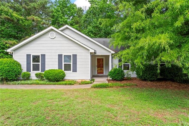 163 Nicki Court, Hampton, GA 30228