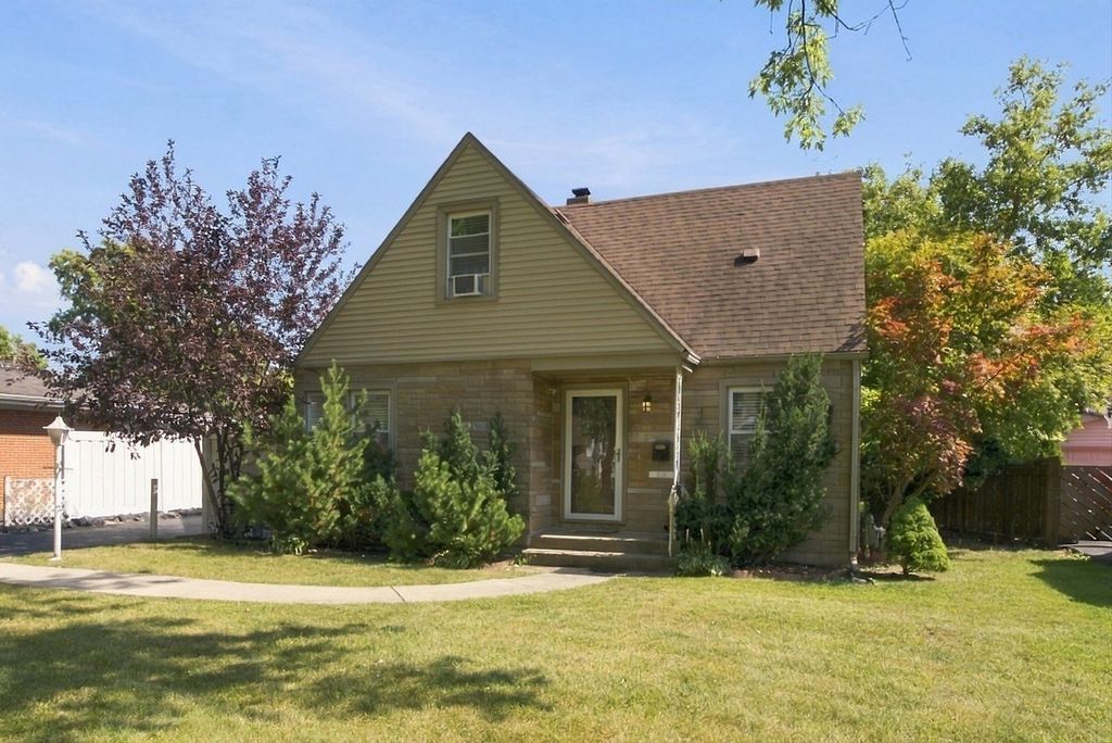 2115 Halsey Drive, Des Plaines, IL 60018 — exterior