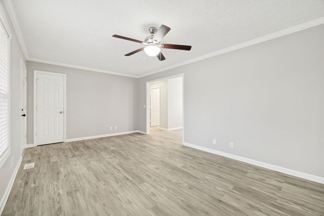 422 Glenn St, Clarksville, TN 37040