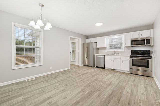 422 Glenn St, Clarksville, TN 37040