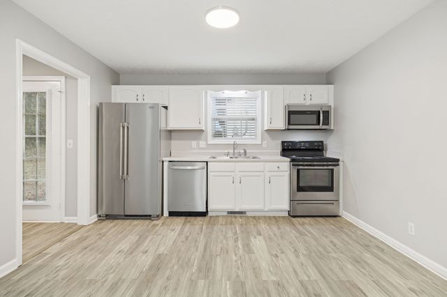 422 Glenn St, Clarksville, TN 37040