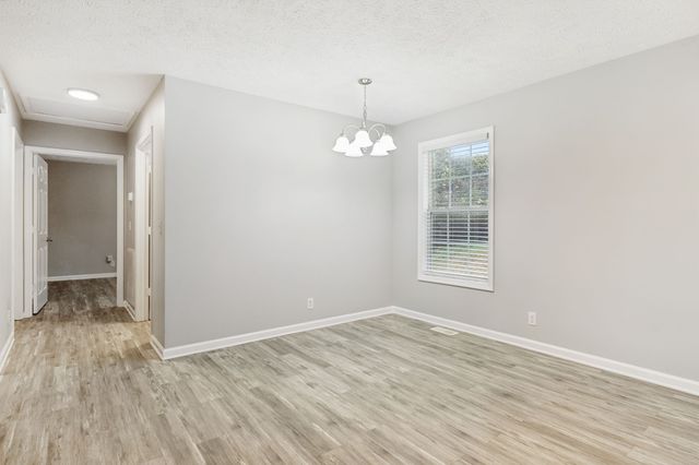 422 Glenn St, Clarksville, TN 37040