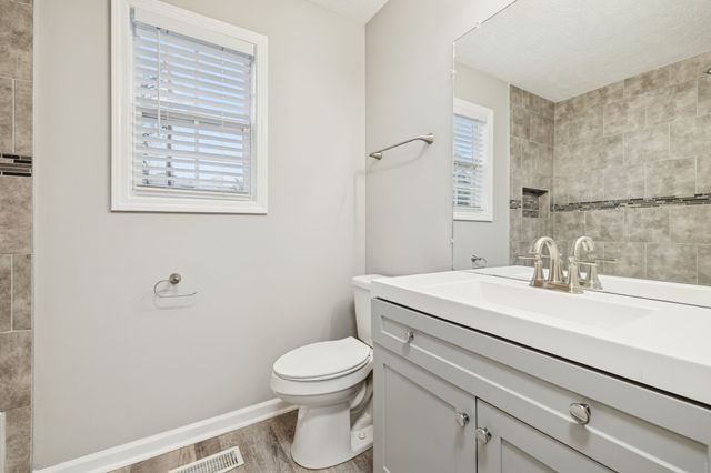 422 Glenn St, Clarksville, TN 37040