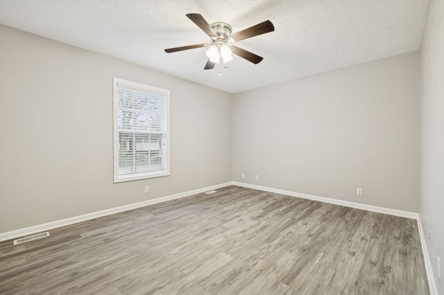 422 Glenn St, Clarksville, TN 37040