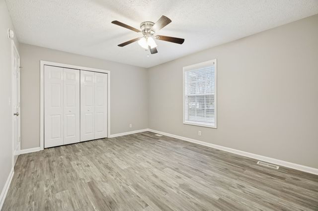 422 Glenn St, Clarksville, TN 37040