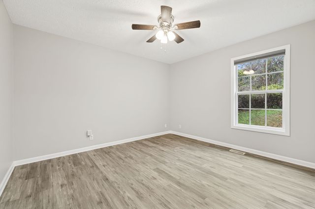 422 Glenn St, Clarksville, TN 37040