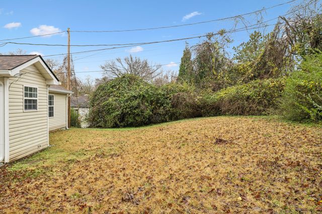 422 Glenn St, Clarksville, TN 37040