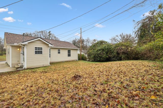 422 Glenn St, Clarksville, TN 37040