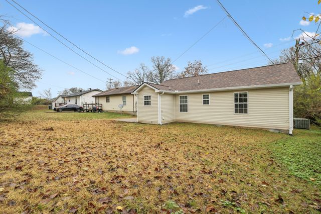 422 Glenn St, Clarksville, TN 37040