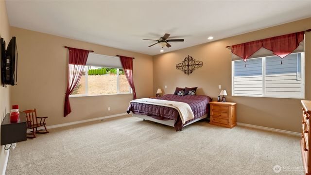 24610 SE 278th Street, Maple Valley, WA 98038