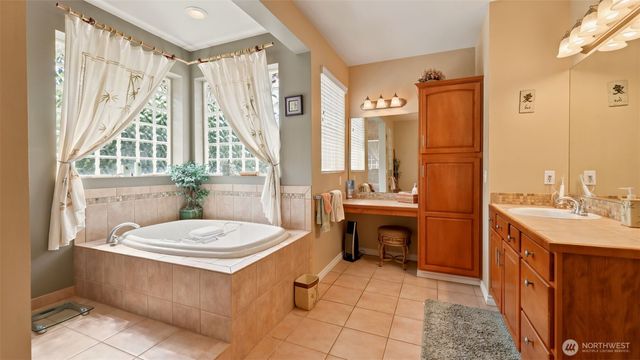 24610 SE 278th Street, Maple Valley, WA 98038